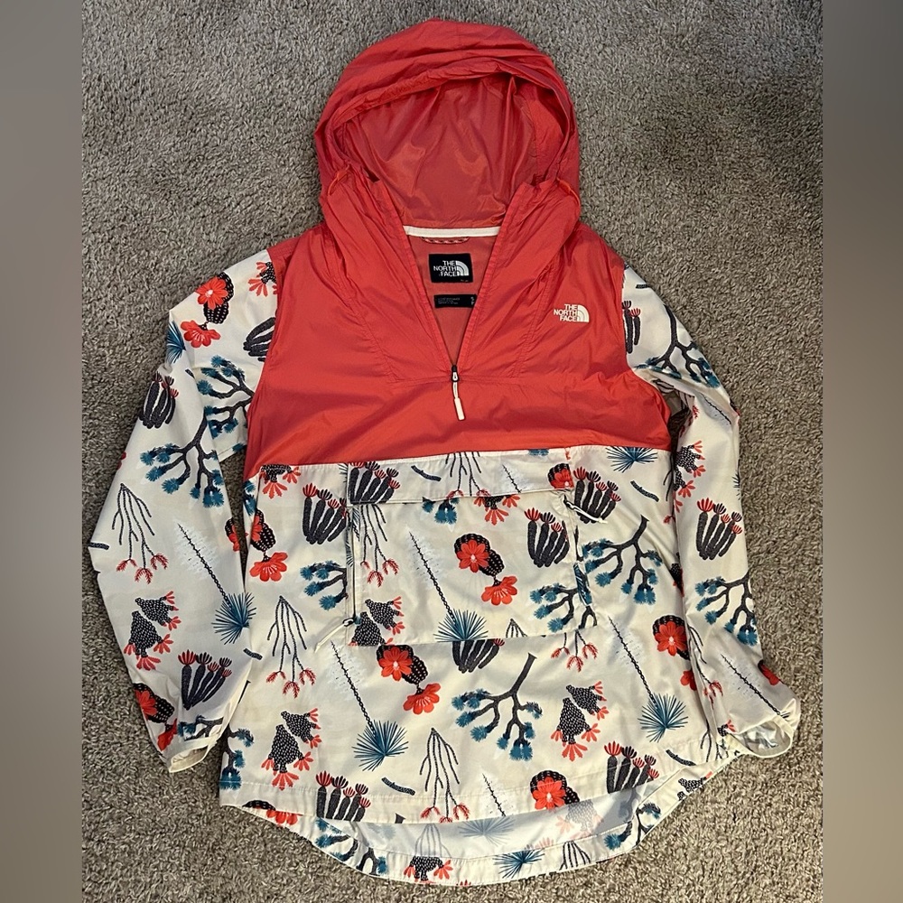 The North Face Windbreaker - Small